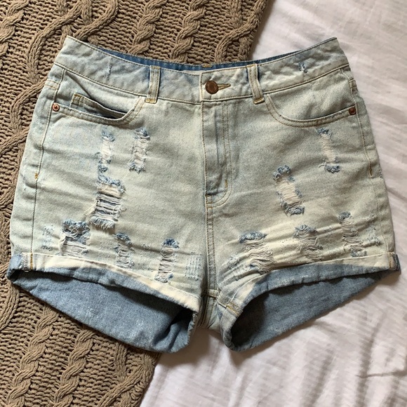 Distressed denim shorts - Picture 3 of 4